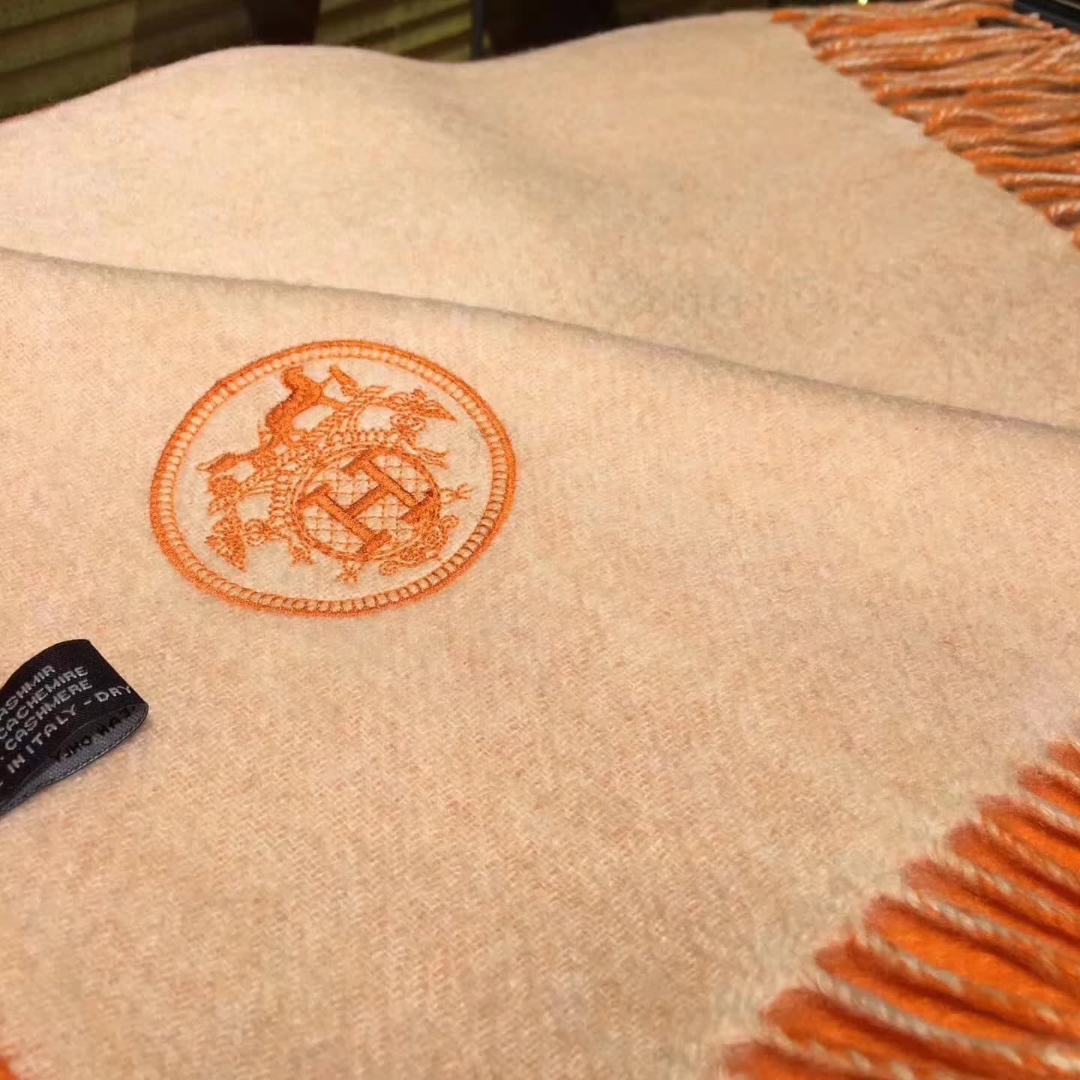 エルメスエルメス新しいスカーフトップオーストラリアカシミアプレーン両面カシミアハイエンドレディーススカーフショールオレンジ
