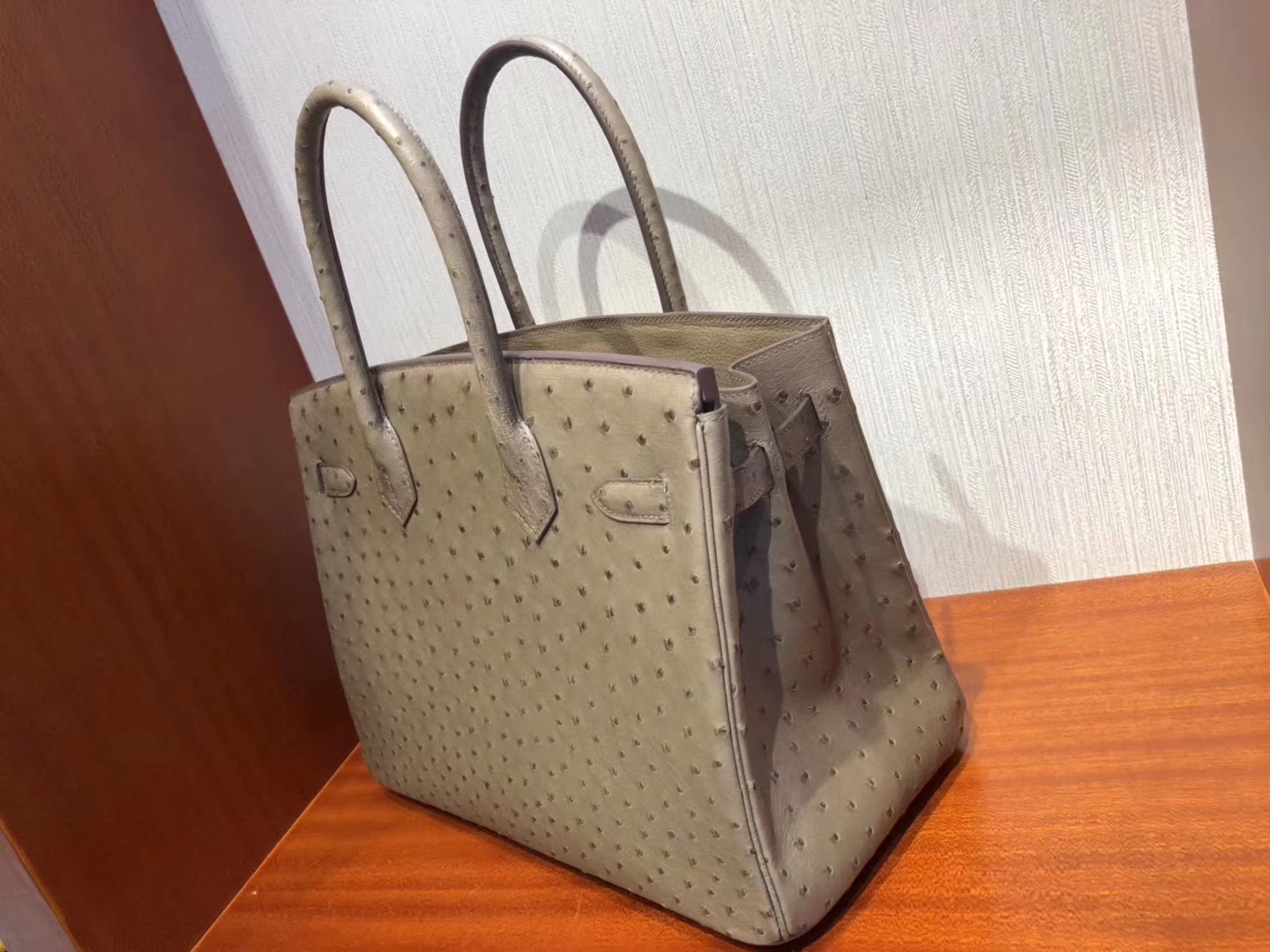 エルメスレディースバッグ卸売エルメスCK18エレファントグレー輸入KKオーストリッチレザープラチナバッグBirkin30CMゴールドバックル