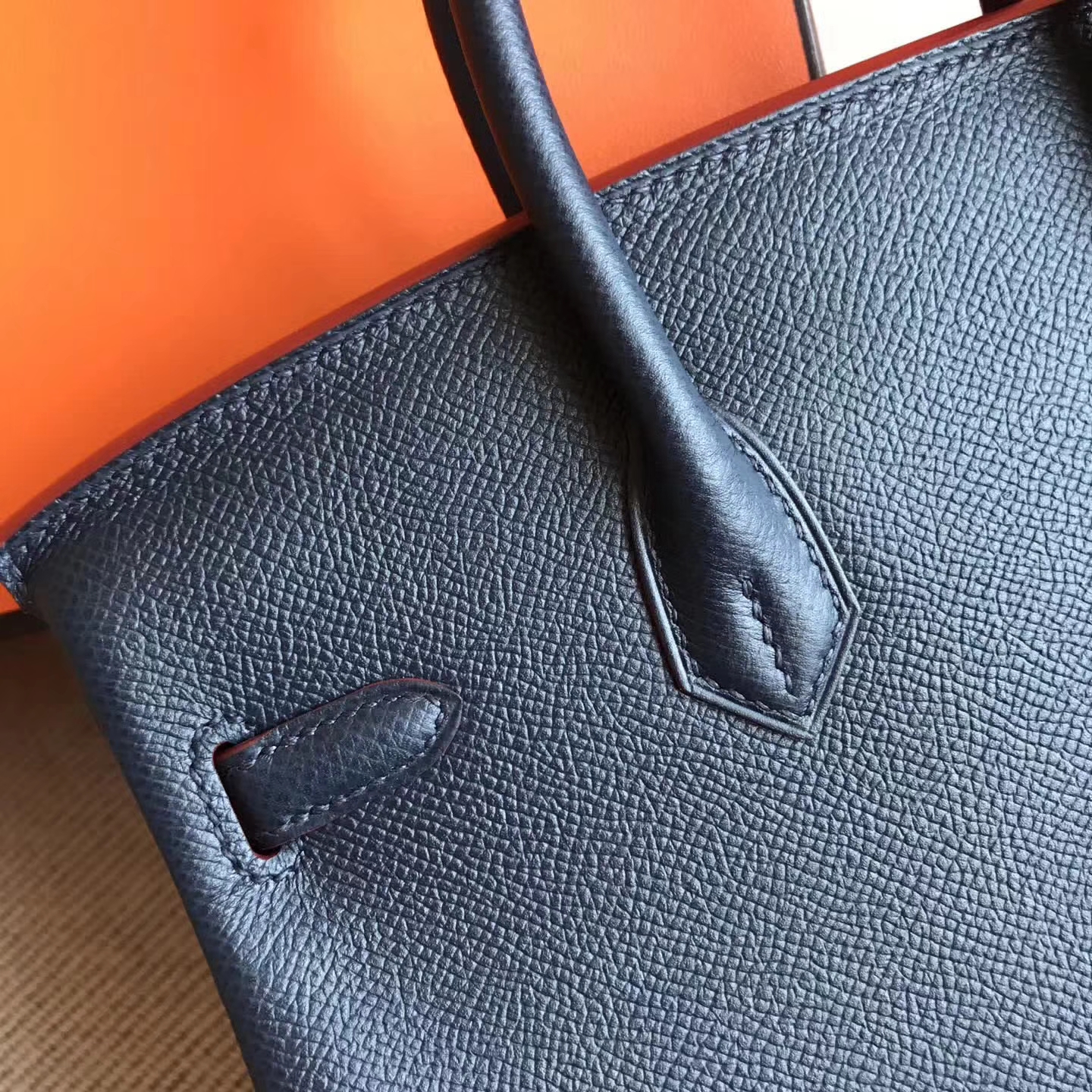 エルメスレディースバッグ価格エルメスディープシーブルーロールレッドオイルエッジBirkin25プラチナバッグゴールドバックル