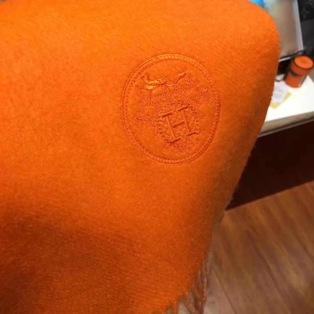 エルメスエルメス新しいスカーフトップオーストラリアカシミアプレーン両面カシミアハイエンドレディーススカーフショールオレンジ