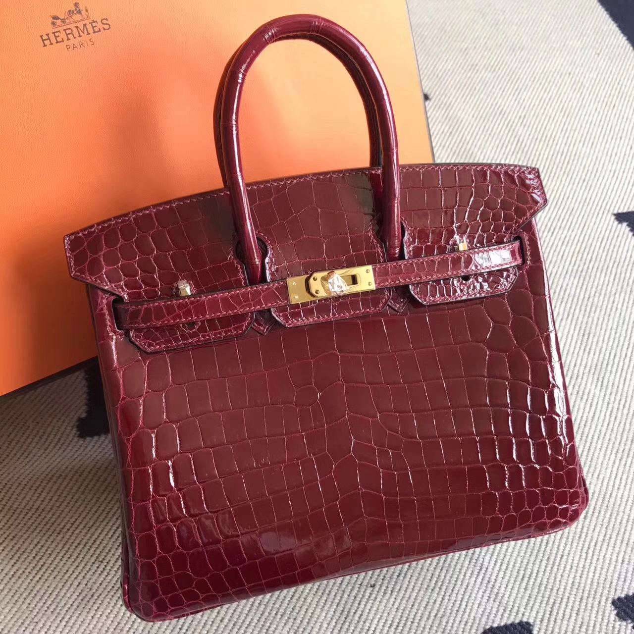 エルメスレディースバッグ新しいエルメスプラチナバッグBirkin25cmF5ブルゴーニュワインレッドシャイニークロコダイルレザーゴールドバックル