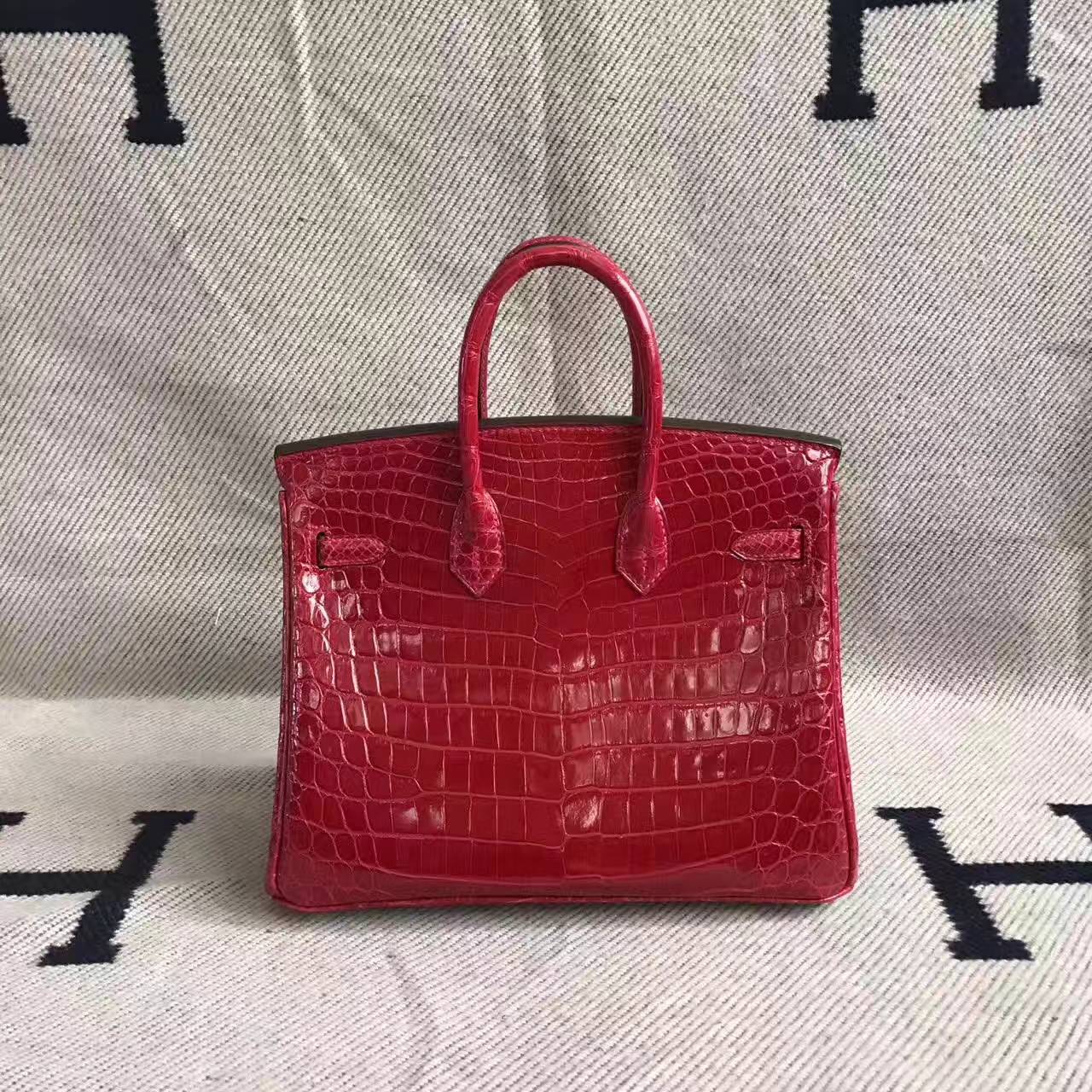 エルメスレディースバッグ価格エルメスは赤い光沢のあるクロコダイルレザーBirkin25プラチナバッグです