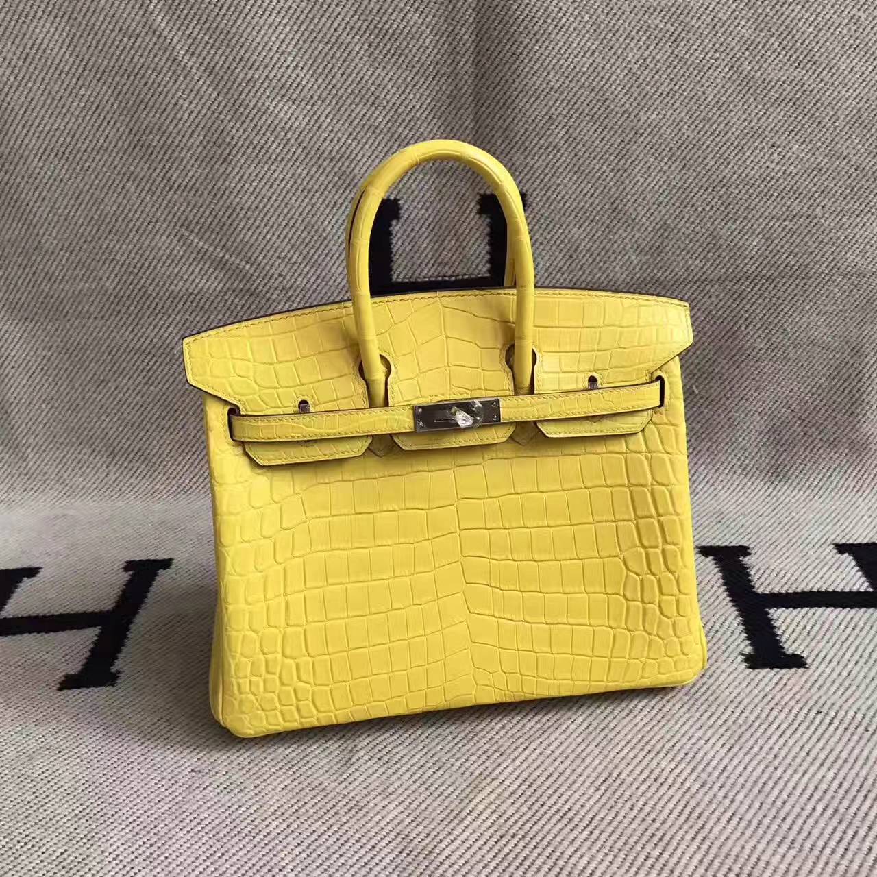 エルメスニュープラチナバッグエルメス9RレモンイエローマットクロコダイルレザーBirkin25プラチナバッグ