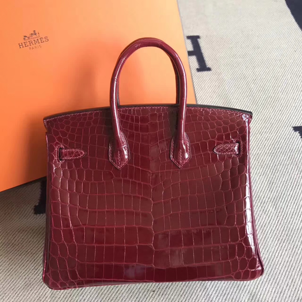 エルメスレディースバッグ新しいエルメスプラチナバッグBirkin25cmF5ブルゴーニュワインレッドシャイニークロコダイルレザーゴールドバックル