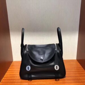 リンディ展示|エルメスリンディ26CMエルメスCK89ブラックスウィフト牛革リンディバッグシルバーバックル