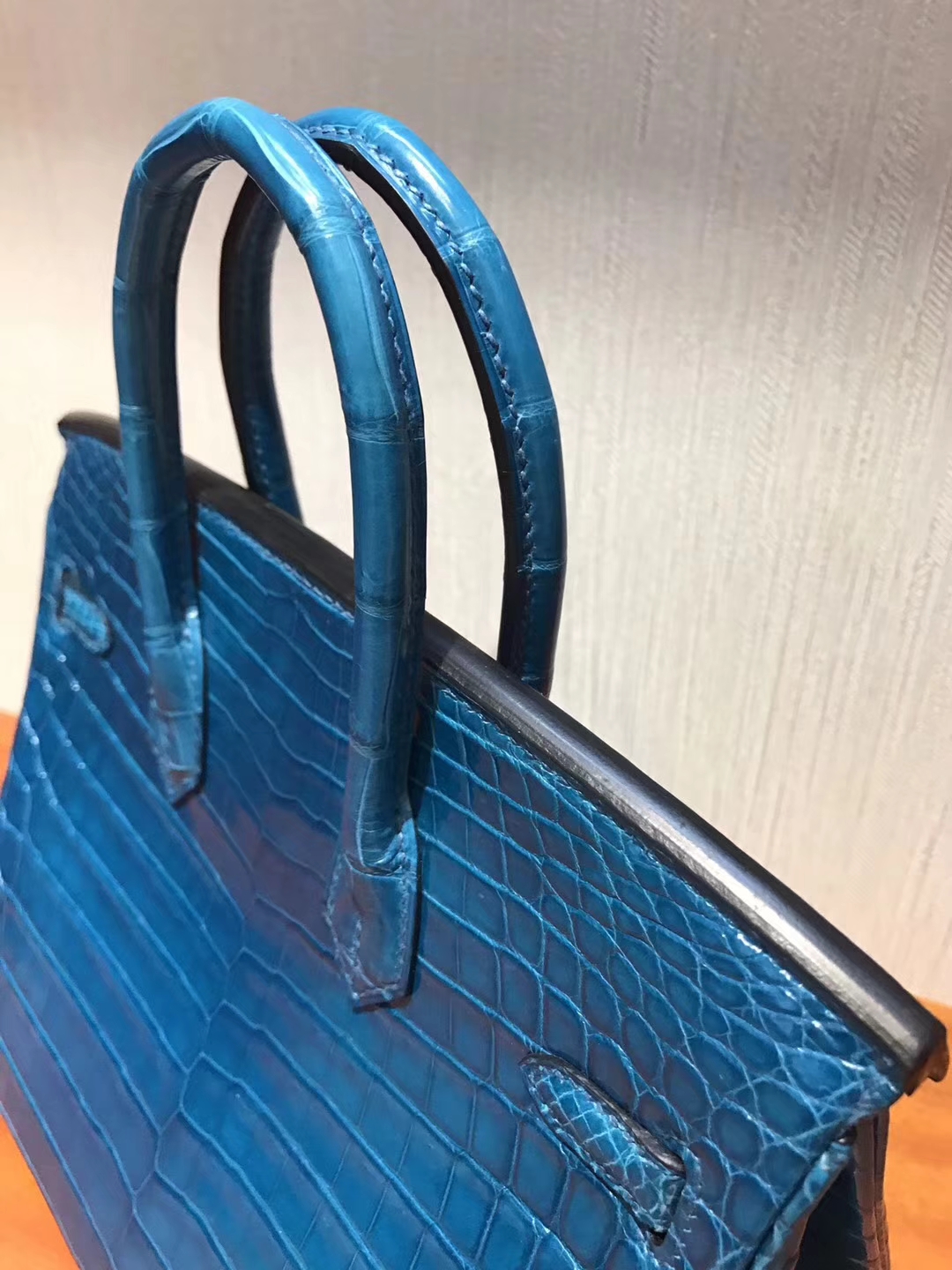 エルメスバッグ公式サイトエルメス7WイズミールブルーシャイニークロコダイルレザーBirkin25プラチナバッグシルバーバックル