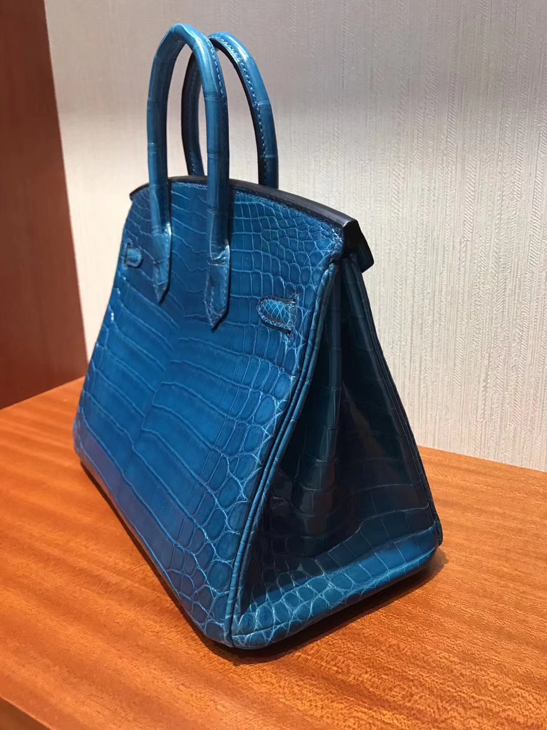 エルメスバッグ公式サイトエルメス7WイズミールブルーシャイニークロコダイルレザーBirkin25プラチナバッグシルバーバックル