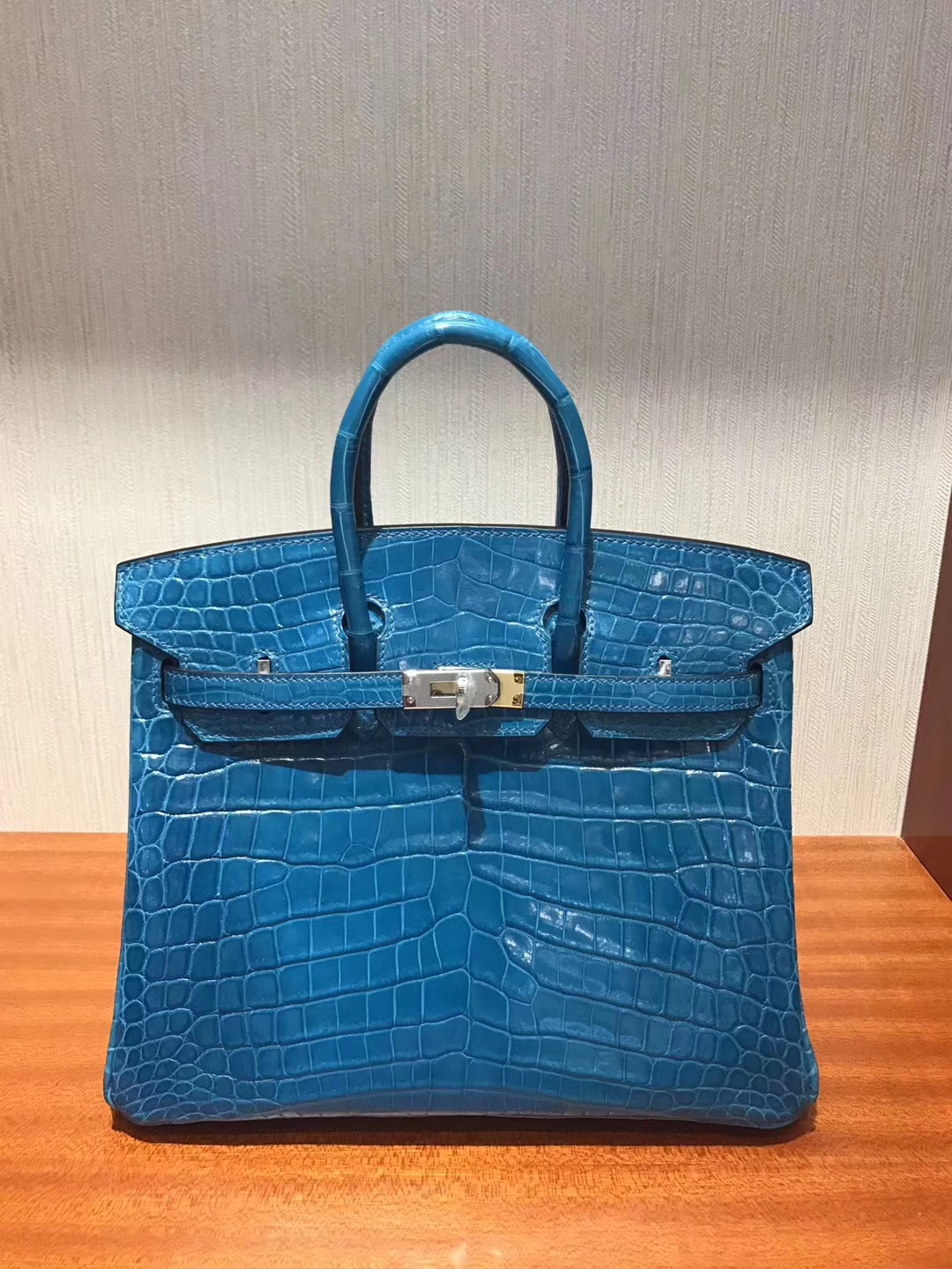 エルメスバッグ公式サイトエルメス7WイズミールブルーシャイニークロコダイルレザーBirkin25プラチナバッグシルバーバックル