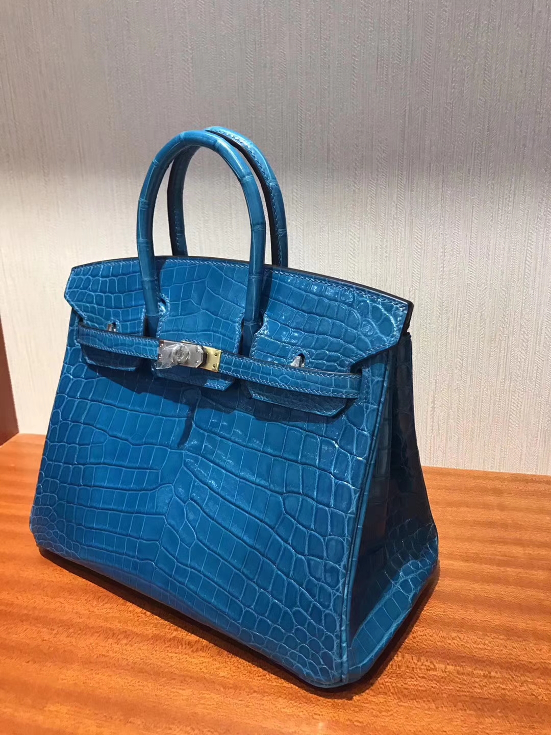 エルメスバッグ公式サイトエルメス7WイズミールブルーシャイニークロコダイルレザーBirkin25プラチナバッグシルバーバックル