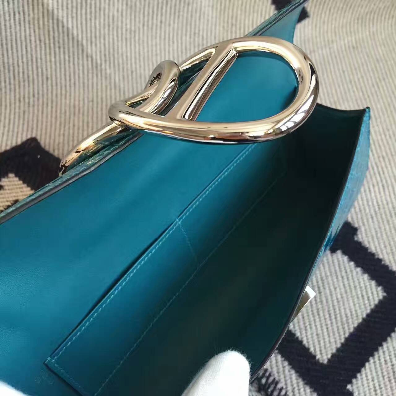 エルメスエルメスの新しいレディースバッグは、光沢のあるクロコダイルレザーのブタの鼻のハンドバッグを輸入しました7Wイズミールブルー-hermes.earth エルメスエルメスの新しいレディースバッグは、光沢のあるクロコダイルレザーのブタの鼻のハンドバッグを輸入しました7Wイズミールブルー