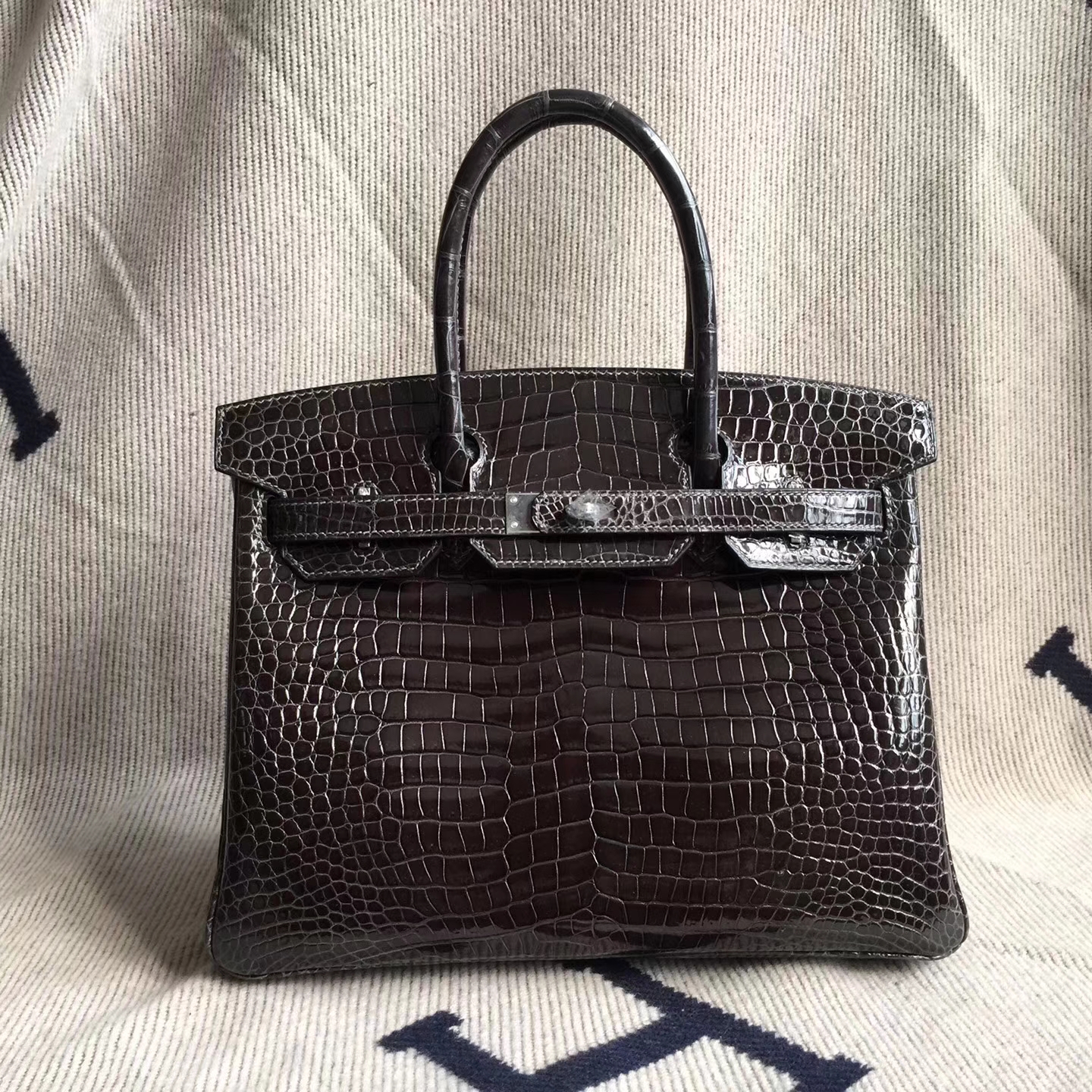 エルメスバーキンバッグエルメスCK88グラファイトグレーシャイニークロコダイルレザーバーキン30cmシルバーバックル-hermes.earth エルメスバーキンバッグエルメスCK88グラファイトグレーシャイニークロコダイルレザーバーキン30cmシルバーバックル