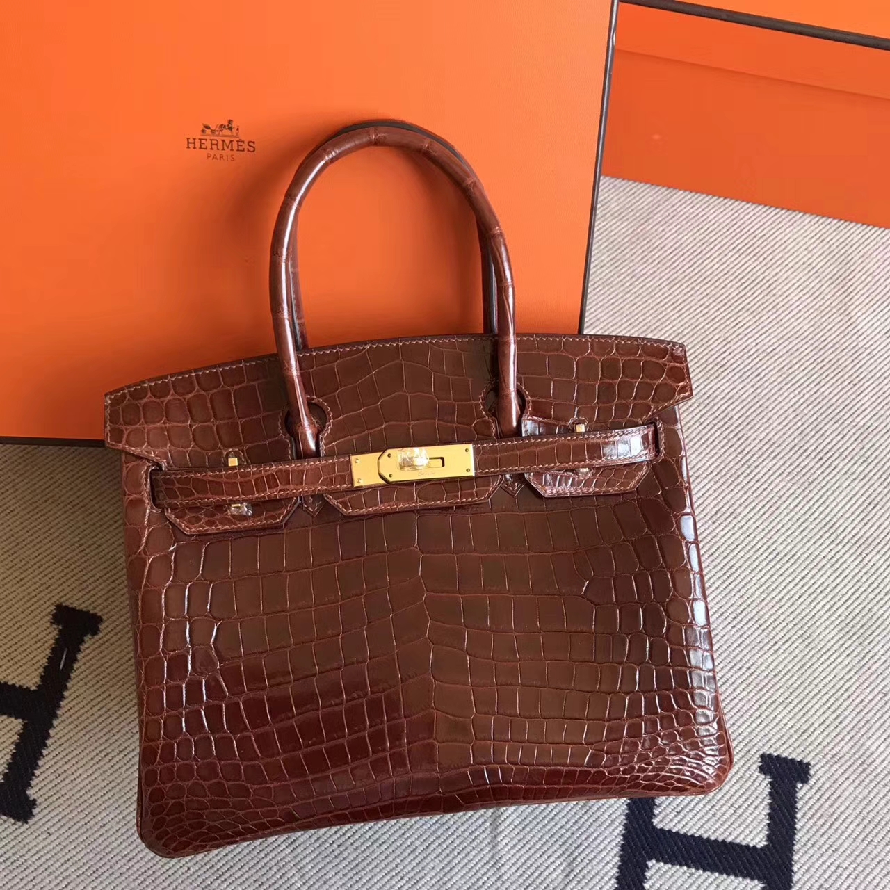 エルメスニューレディースバッグエルメスシャイニーツーポイントクロコダイルレザープラチナバッグBirkin30cmCK31ハニーブラウンゴールドバックル