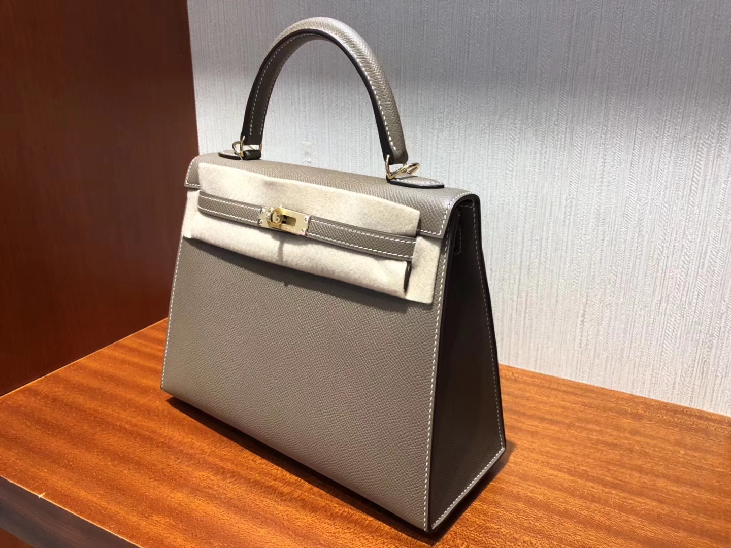 スポットエルメスケリー25CMエルメスCK18エレファントグレーパームレザーケリーバッグゴールドバックル-hermes.earth スポットエルメスケリー25CMエルメスCK18エレファントグレーパームレザーケリーバッグゴールドバックル