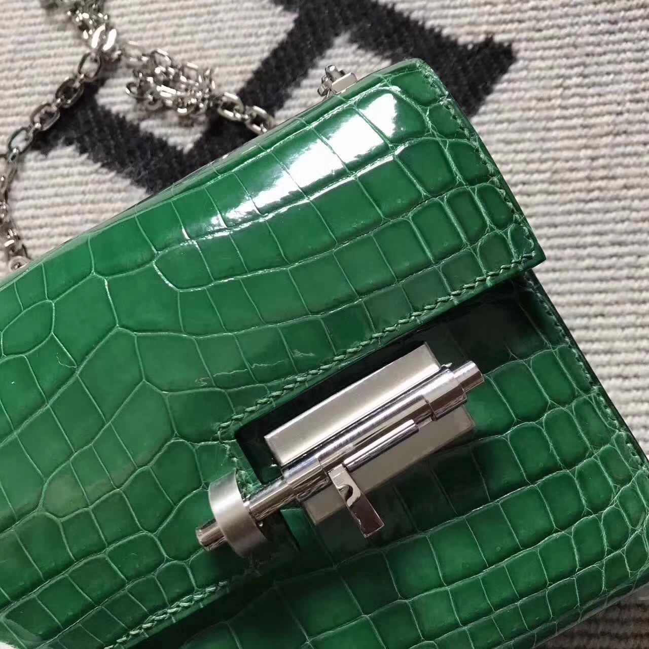 エルメスニューメタルショルダーバッグエルメスヴェルルーグリーンスモールピストルバッグ