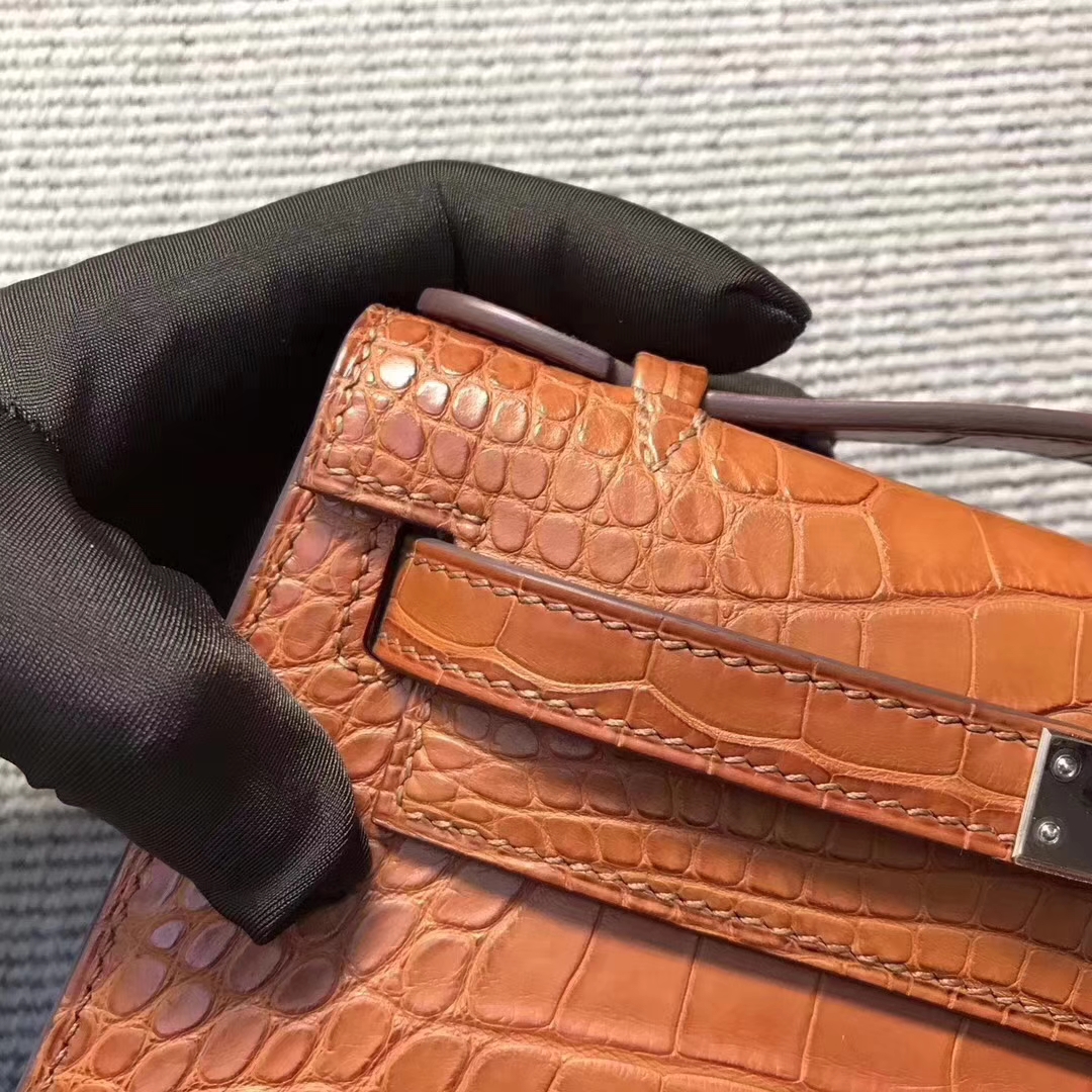 エルメスバッグ公式サイトエルメスゴールデンブラウンマットスクエアクロコダイルレザーミニケリー2​​2cmミニケリーバッグ