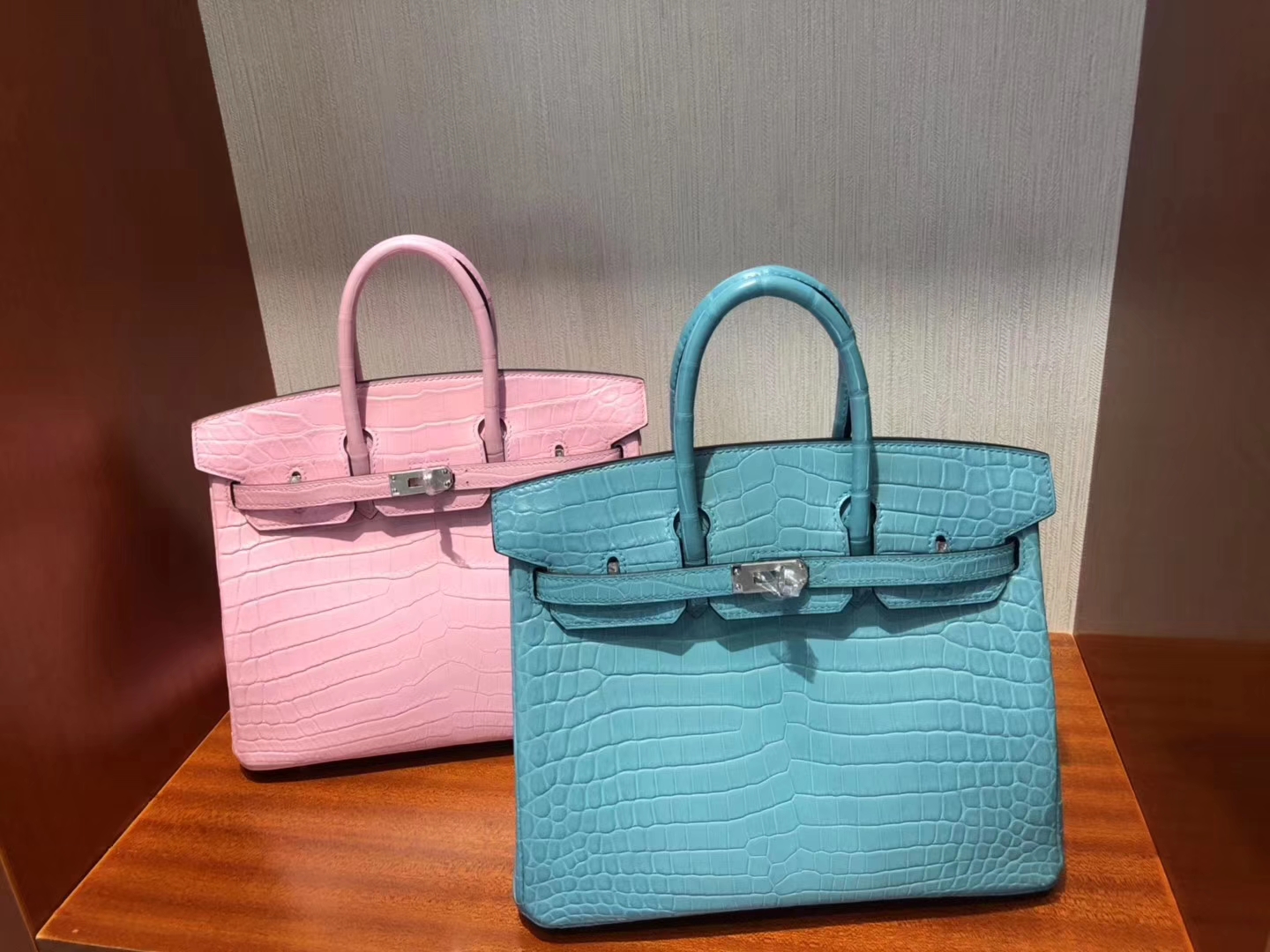 スポットエルメスクロコダイルレザーレディースバッグエルメス輸入マットクロコダイルレザーBirkin25プラチナバッグ3Zセントシルブルーシルバーバックル