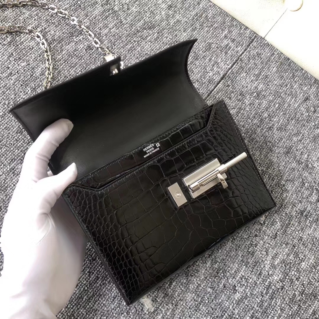 カスタマイズされたエルメスピストルバッグエルメスVerrou17.5cmCK89ブラッククロコダイルレザーシルバーバックル