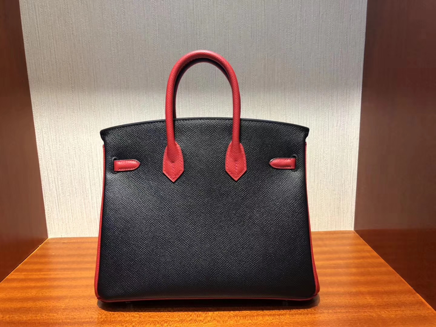 エルメスプラチナバッグ価格エルメスパームグレイン牛革Birkin25CMCK89ブラック/Q5フラッグレッドシルバーバックル