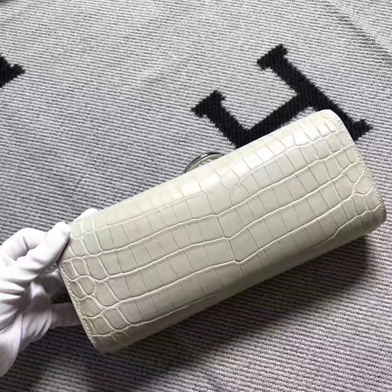エルメスピッグノーズ財布エルメスエジークリームホワイト輸入クロコダイルレザーイブニングバッグクラッチバッグ