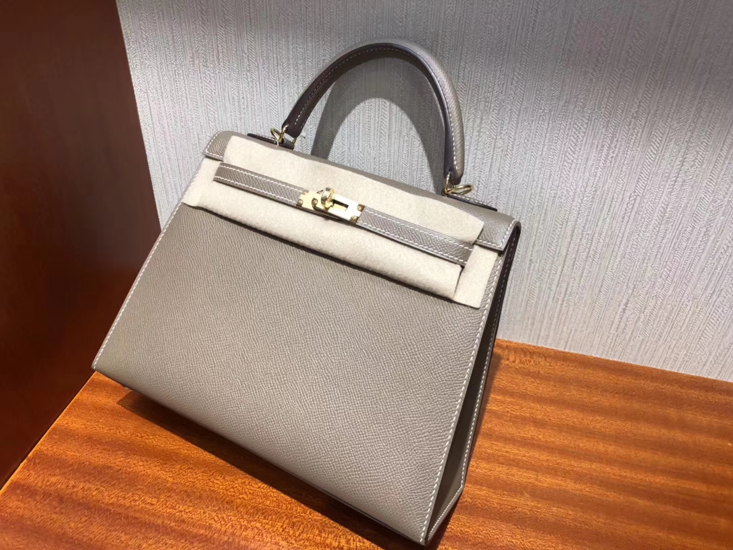 スポットエルメスケリー25CMエルメスCK18エレファントグレーパームレザーケリーバッグゴールドバックル-hermes.earth スポットエルメスケリー25CMエルメスCK18エレファントグレーパームレザーケリーバッグゴールドバックル