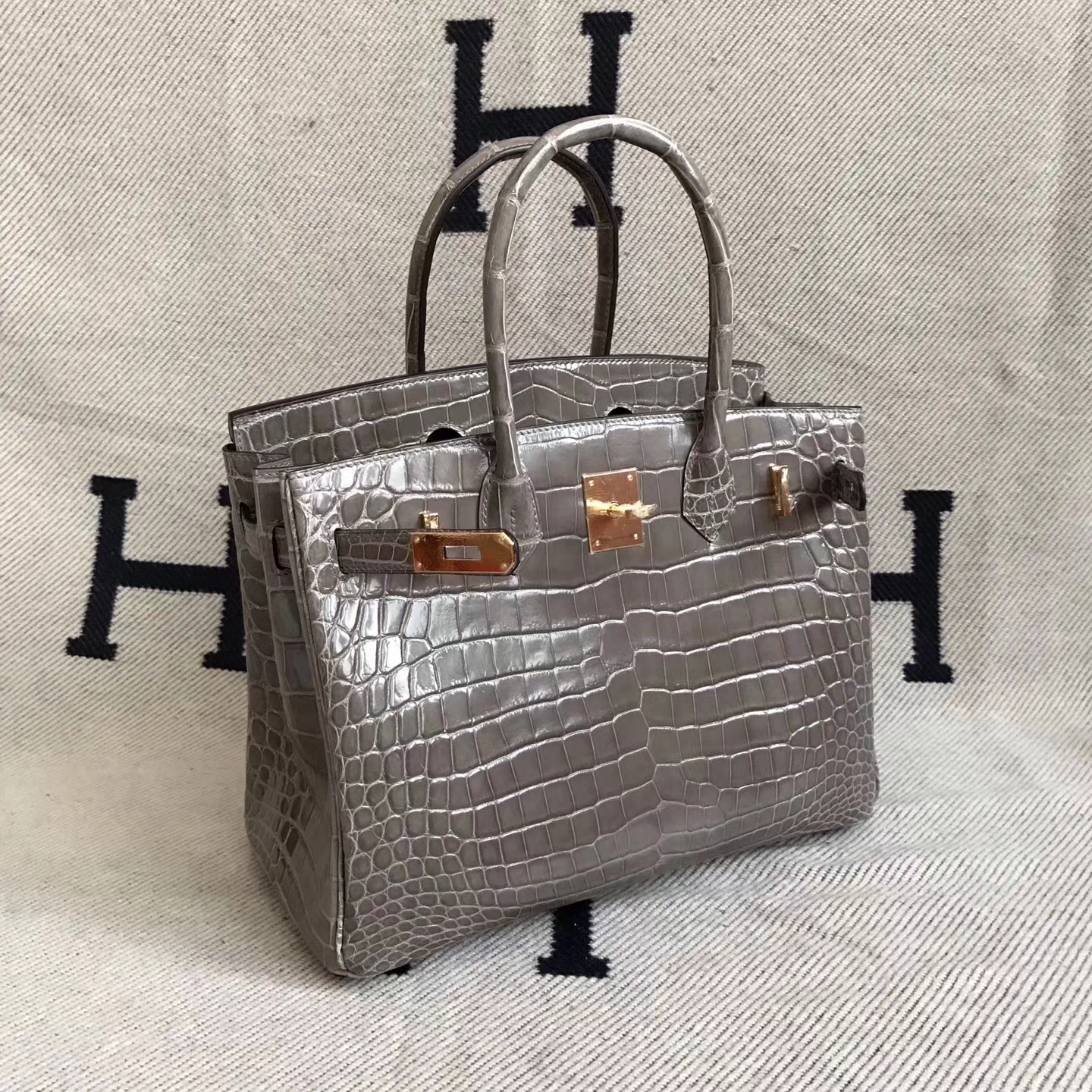 エルメスバッグ公式サイトエルメスCK18エレファントグレーシャイニークロコダイルレザーBirkin30プラチナバッグゴールドバックル