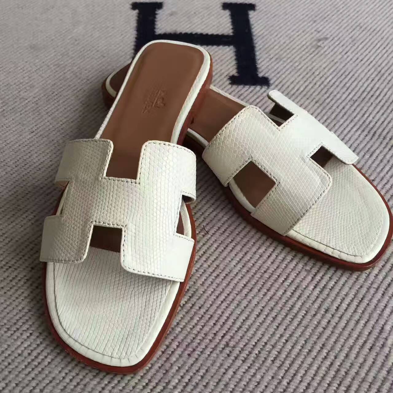 エルメス公式ウェブサイトホワイト輸入トカゲの皮手作りエルメススリッパ35-42ヤード-hermes.earth エルメス公式ウェブサイトホワイト輸入トカゲの皮手作りエルメススリッパ35-42ヤード