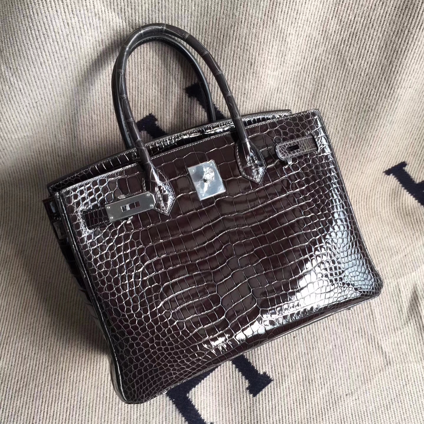 エルメスバーキンバッグエルメスCK88グラファイトグレーシャイニークロコダイルレザーバーキン30cmシルバーバックル-hermes.earth エルメスバーキンバッグエルメスCK88グラファイトグレーシャイニークロコダイルレザーバーキン30cmシルバーバックル