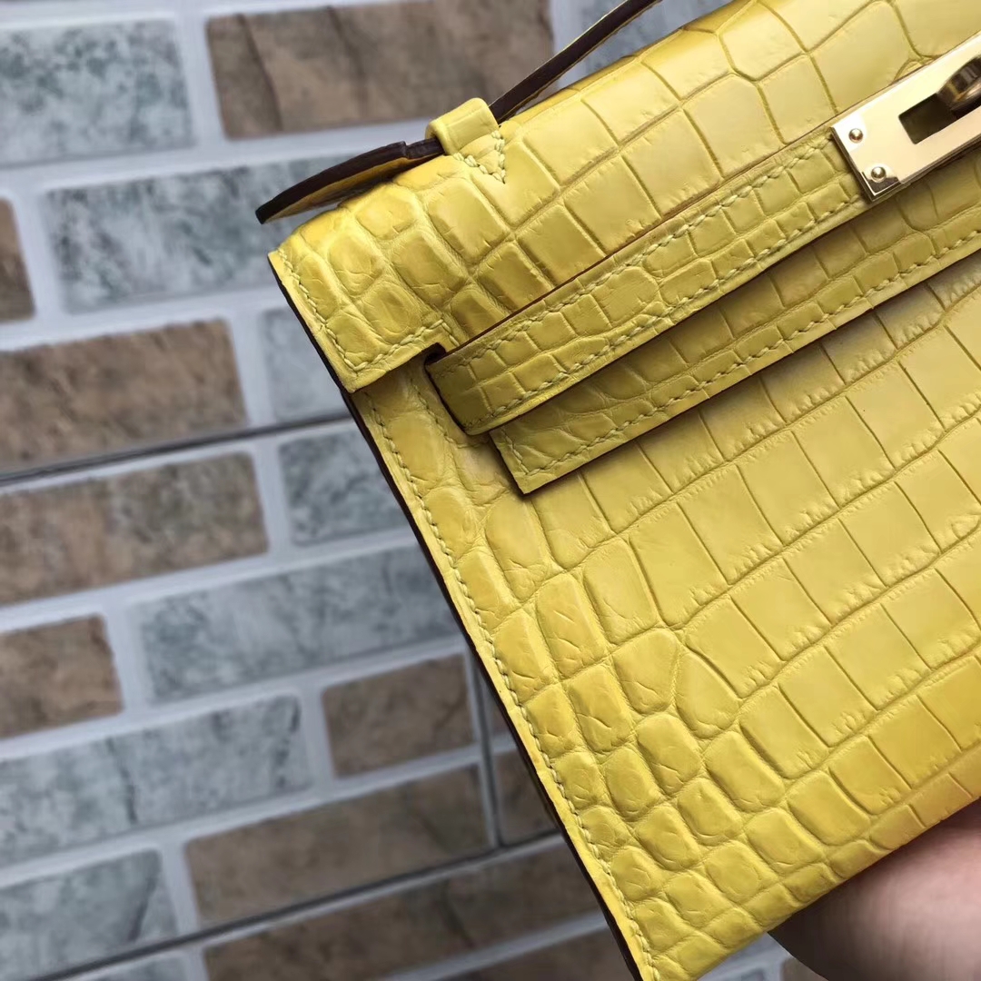 エルメスミニケリークラッチエルメスマットクロコダイルレザーミニケリーバッグ22cm9Rレモンゴールドバックル