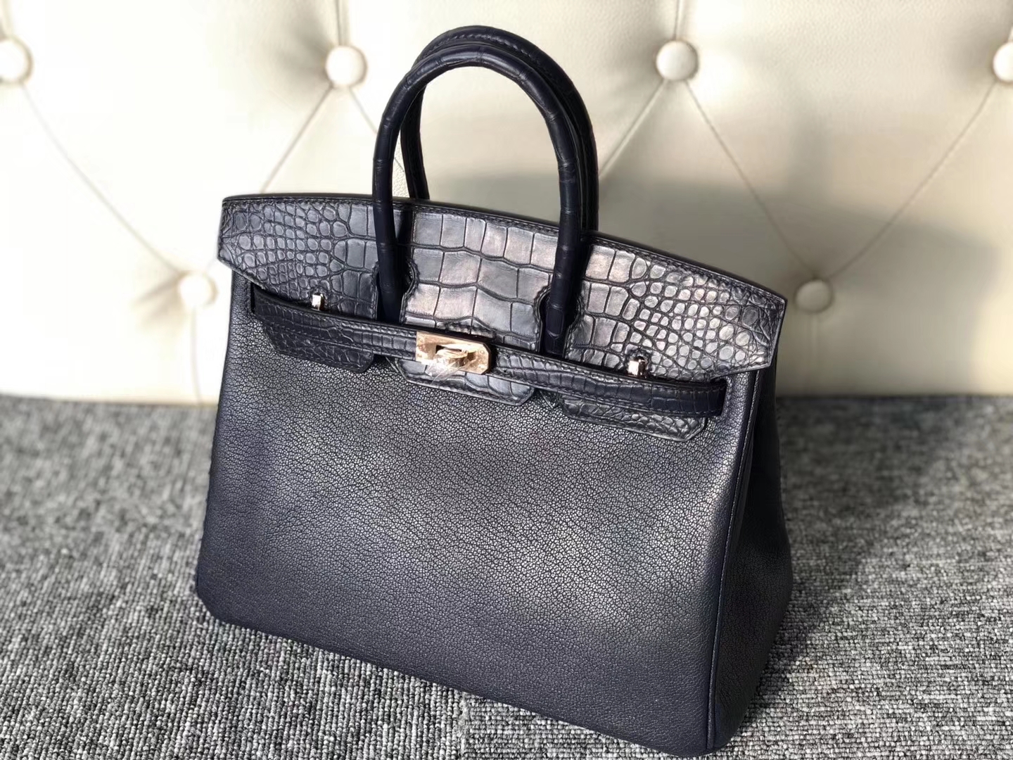 スポットエルメスタッチシリーズプラチナバッグエルメスディープシーブルークロコダイルレザーとヤギレザーBirkin25CMローズゴールドバックル