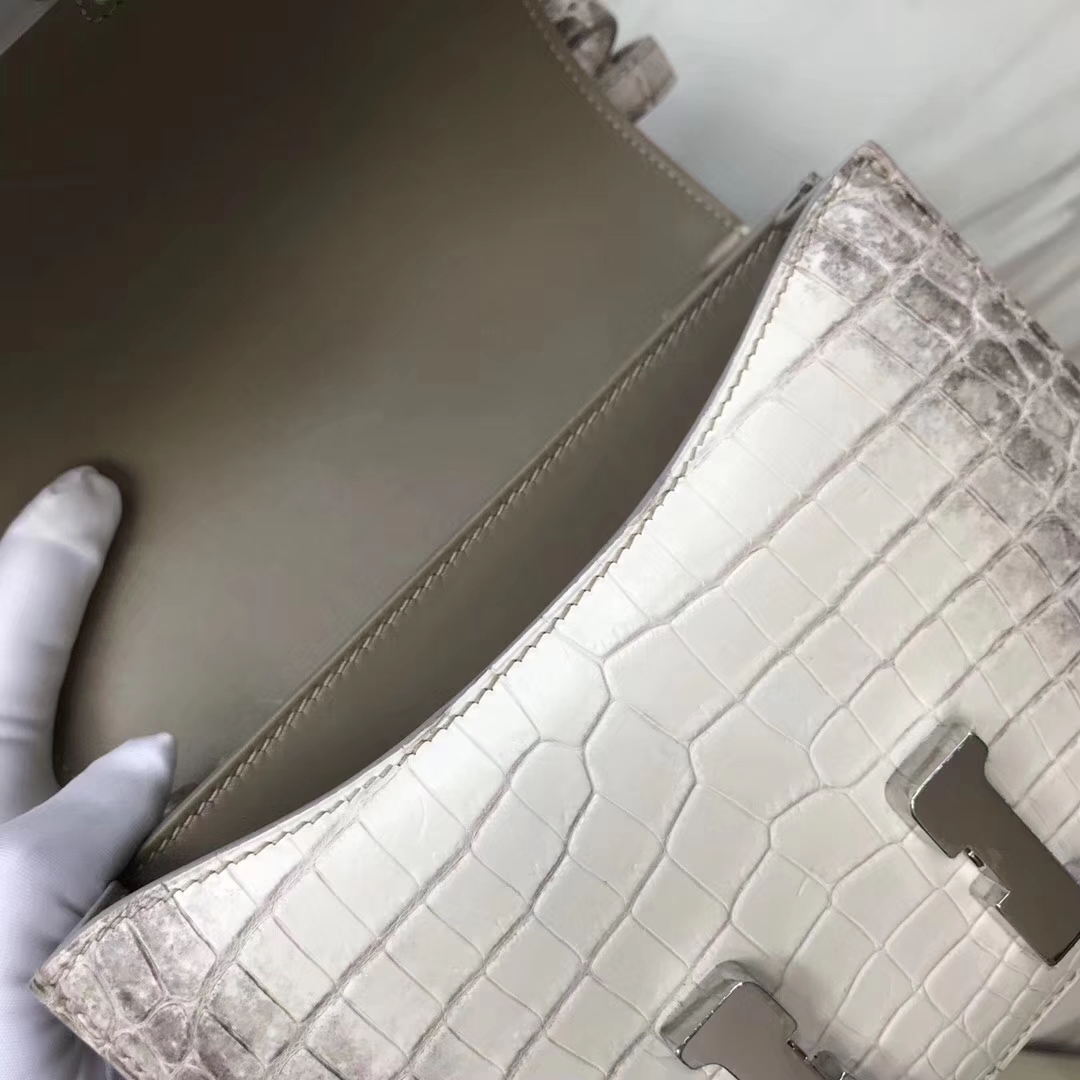 エルメススチュワーデスバッグサイズエルメスコンスタンス18CMヒマラヤクロコダイルレザーレディースバッグシルバーバックル