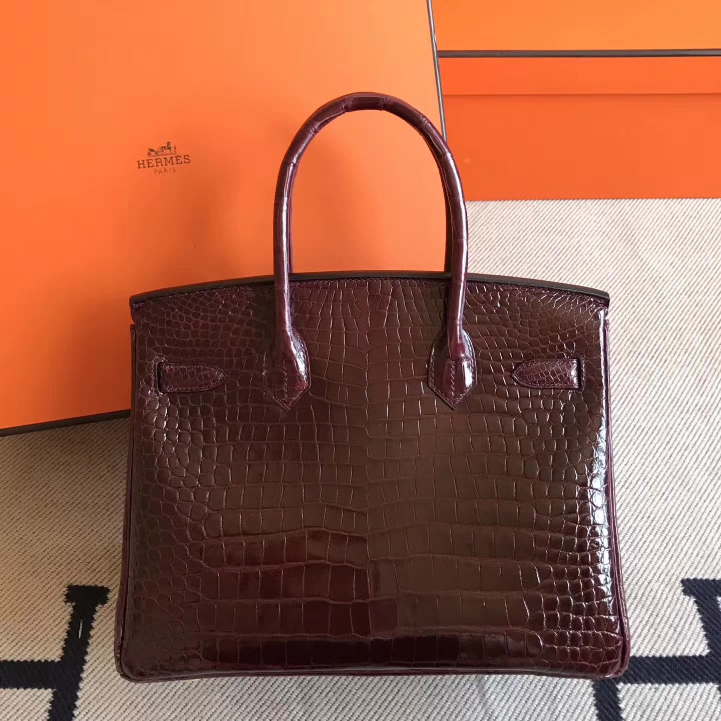 エルメスバッグ公式サイトエルメスCK57ボルドーレッドシャイニークロコダイルレザーBirkin30プラチナバッグゴールドバックル