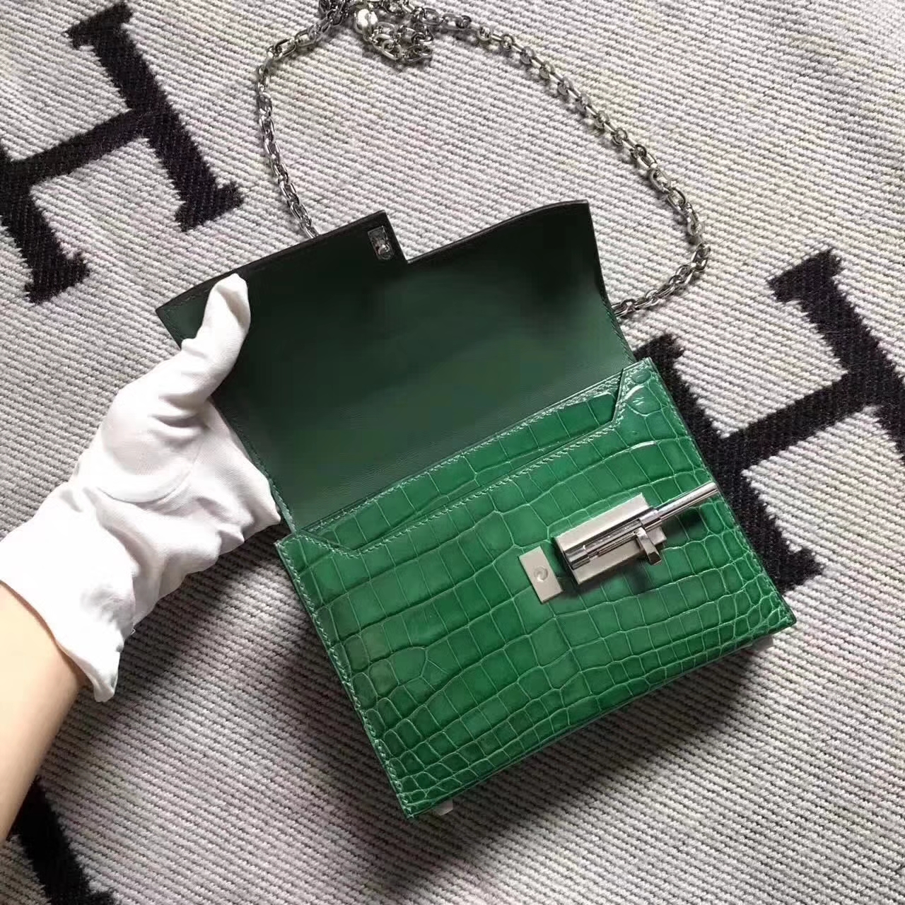 エルメスニューメタルショルダーバッグエルメスヴェルルーグリーンスモールピストルバッグ