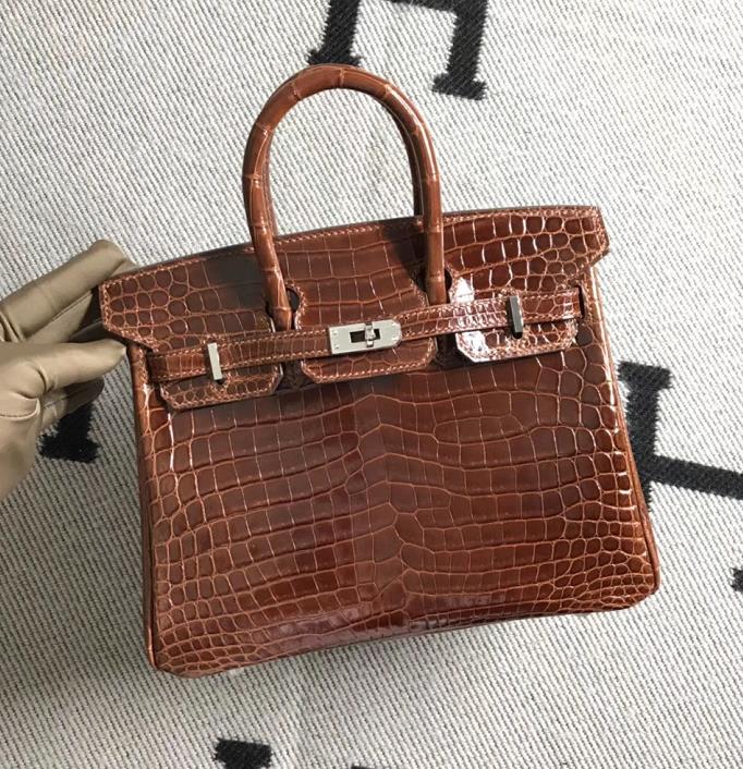 スポットエルメスバーキンレディースバッグエルメスブラウンピカピカクロコダイルレザープラチナバッグBirkin25CMシルバーバックル