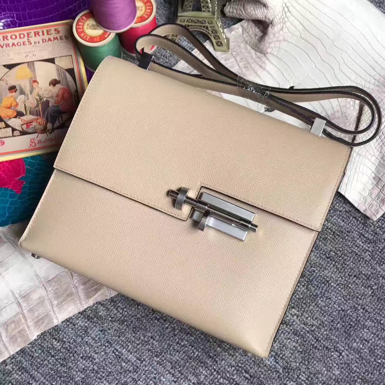 エルメスエルメスヴェルルー24cmC18タートルダブグレーオリジナルエプソムレザーマシンガンバッグ-hermes.earth エルメスエルメスヴェルルー24cmC18タートルダブグレーオリジナルエプソムレザーマシンガンバッグ