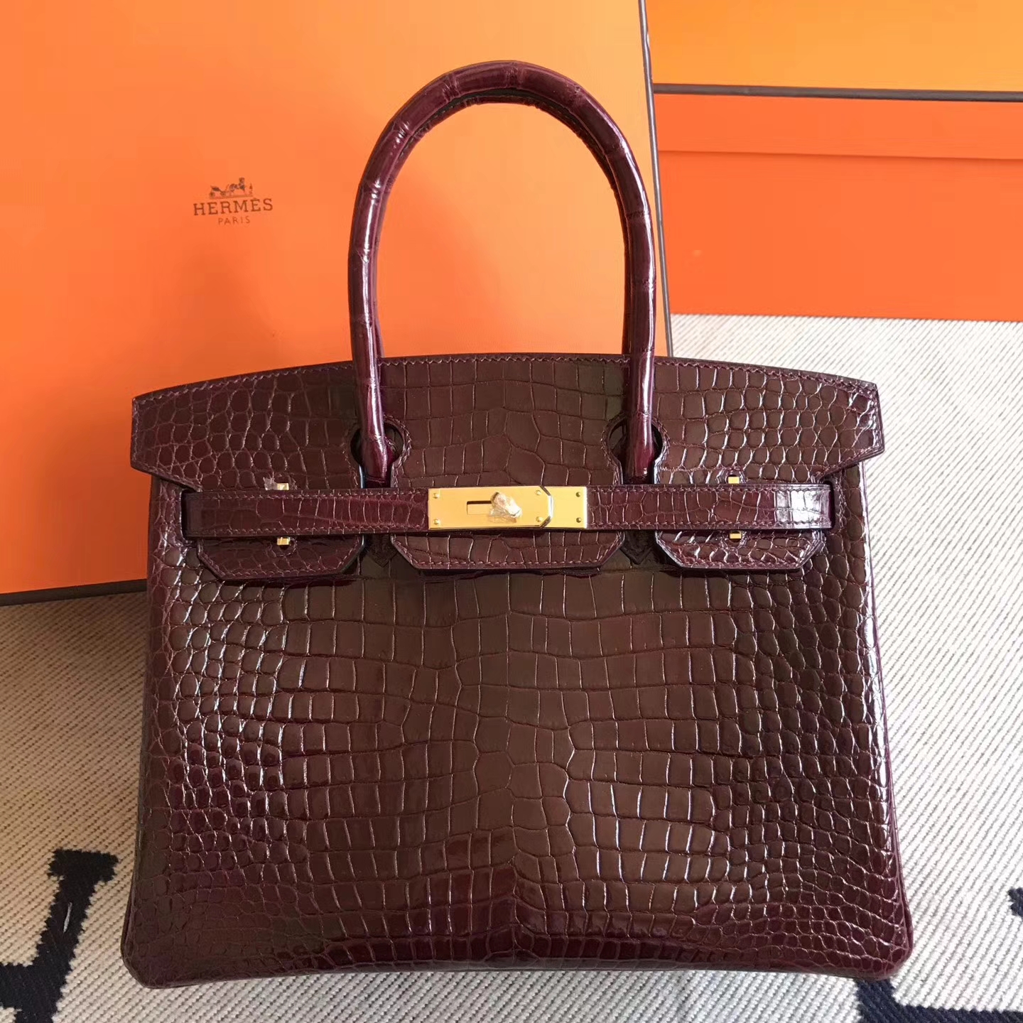 エルメスバッグ公式サイトエルメスCK57ボルドーレッドシャイニークロコダイルレザーBirkin30プラチナバッグゴールドバックル